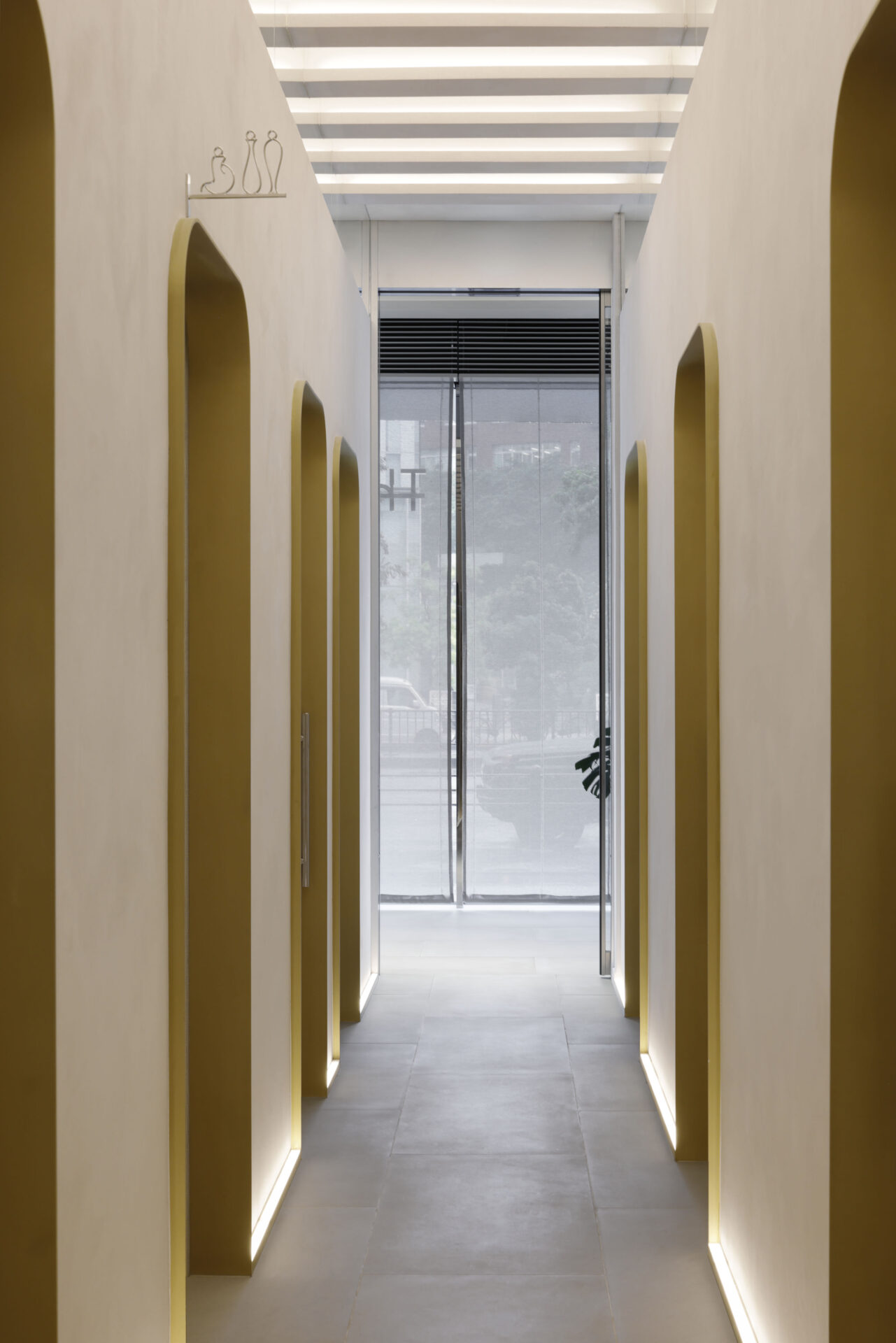 THE CELL CLINIC